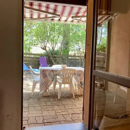 Maison Au Calme Dans La Pinede Дом отдыха Лакано