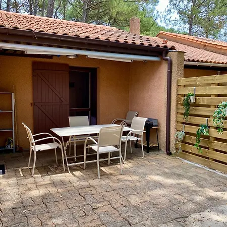 Дом отдыха Maison Au Calme Dans La Pinede *